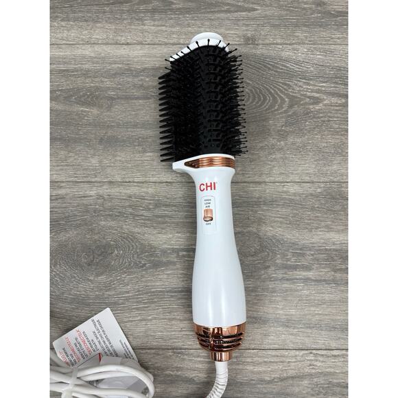 CHI BRUSH n VOLUME 2 in 1 CERAMIC BRUSH DRYER w/Brush & Comb Styling Tools - Picture 3 of 7